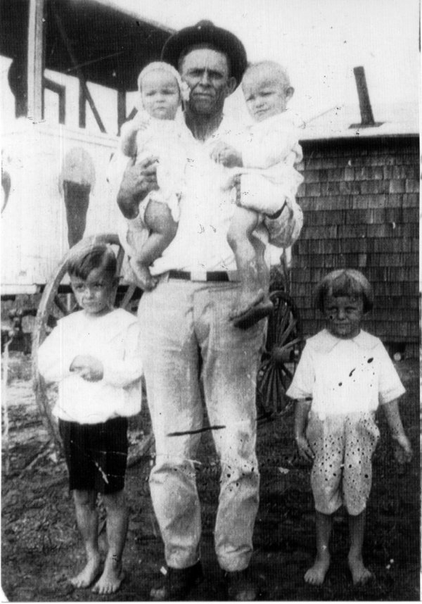 W. N. Jenkins with grandchildren Muskogee OK 1927